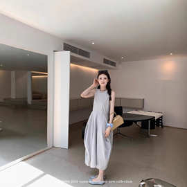 韩版圆领大裙摆背心裙宽松设计感气质无袖连衣裙