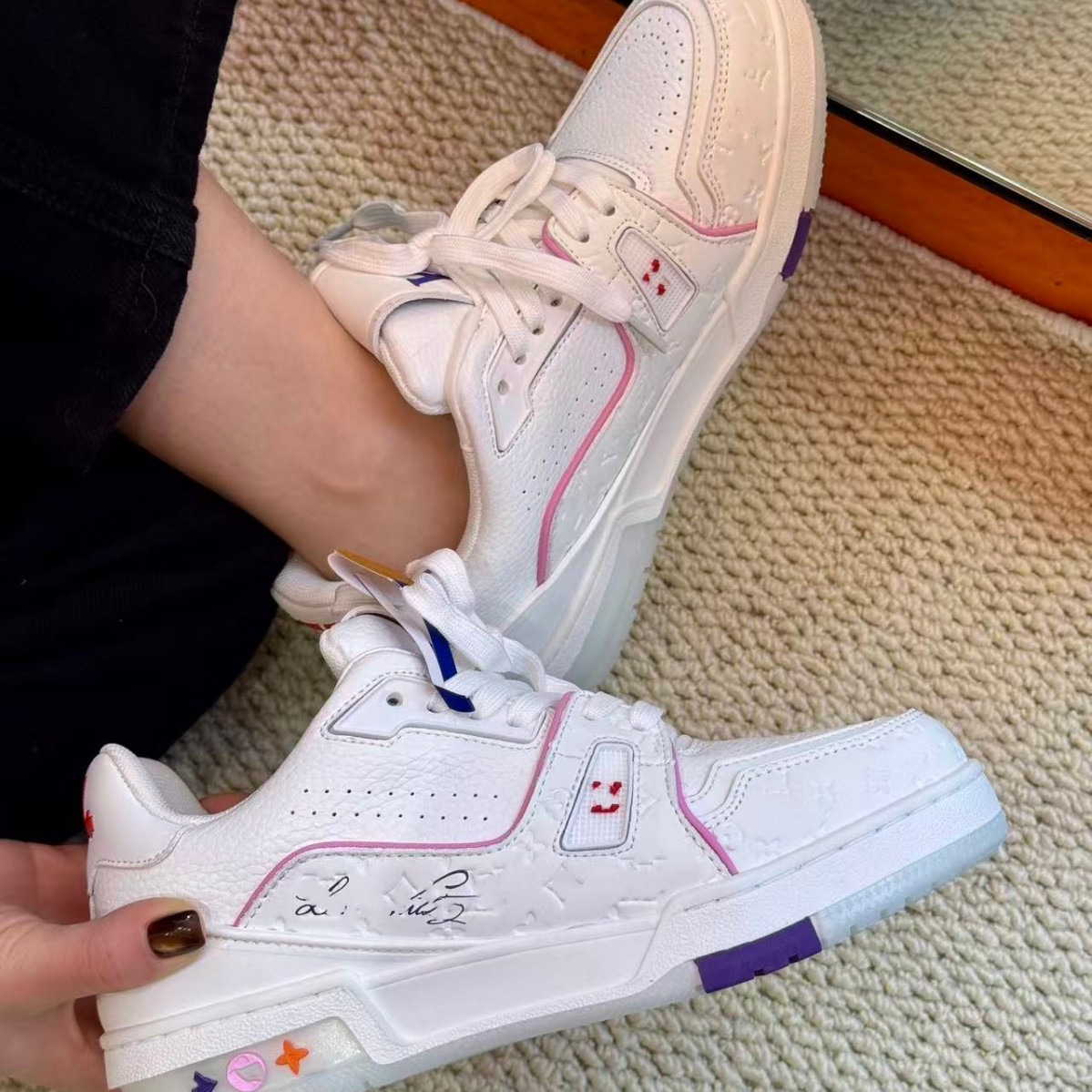 Cross-border pure original Lv brand Trainer sneakers for men and women with rhinestone prints, trendy versatile height-increasing casual sports shoes