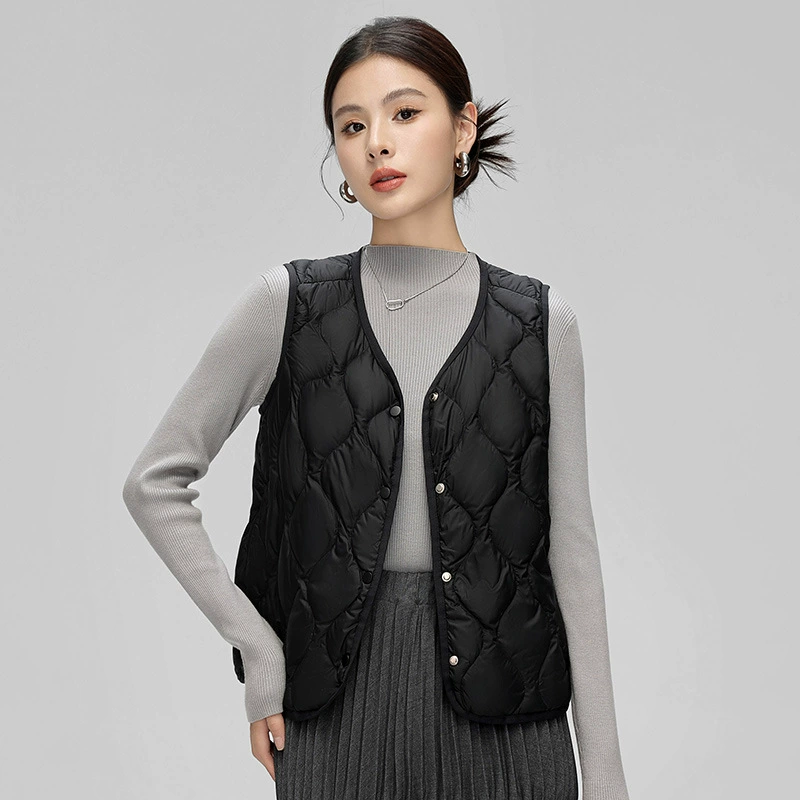 Short light and thin winter vest with down, comfortable keep warm down jacket, 24 years, V-neckline