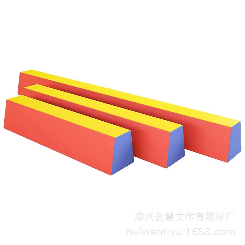 子供の体はちょうどクールな訓練器材幼稚園の屋外の軟体のフィットネスの組み合わせの訓練のバッフルを走ることができます。|undefined