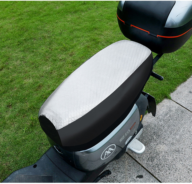 Four-season recommended motorcycle seat cover, silver aluminum film, sun-proof, heat-insulating, thickened leather texture, waterproof, non-slip, for electric scooters