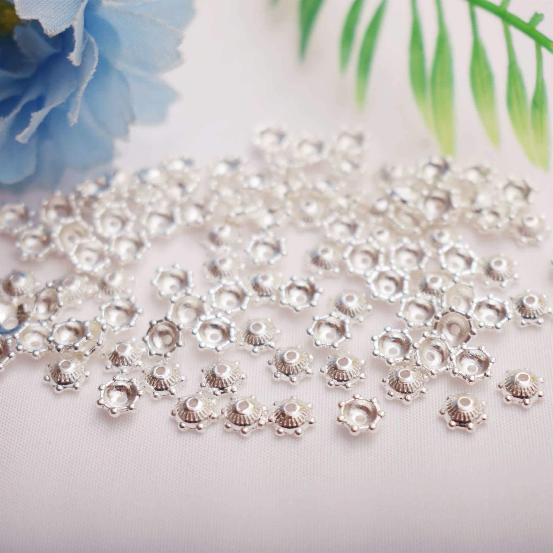 100 PCS/Package Quantity 100 PCS/Package Alloy Gold Plated Solid Color Spacer Bars