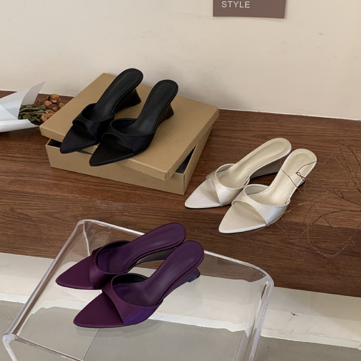 웨지 프렌치 스타일 포인티드 토 오픈 토 샌들 여성 신발 2025 여름 신작