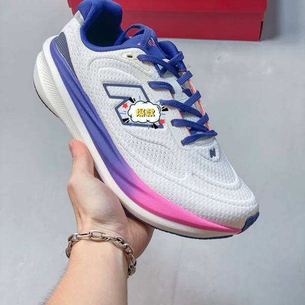 NB Fresh Foam 1080 Evoz v2 comfortable and durable low-top running shoes, stylish dad shoes for men and women