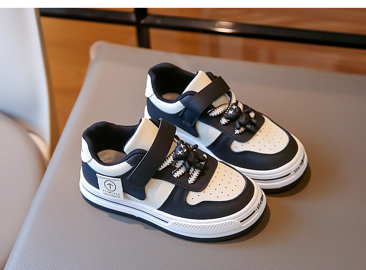 2023 Scarpe da cricket per bambini di inizio autunno Scarpe singole traspiranti basse bianche e nere per ragazzi e ragazze antiscivolo_voghion.com