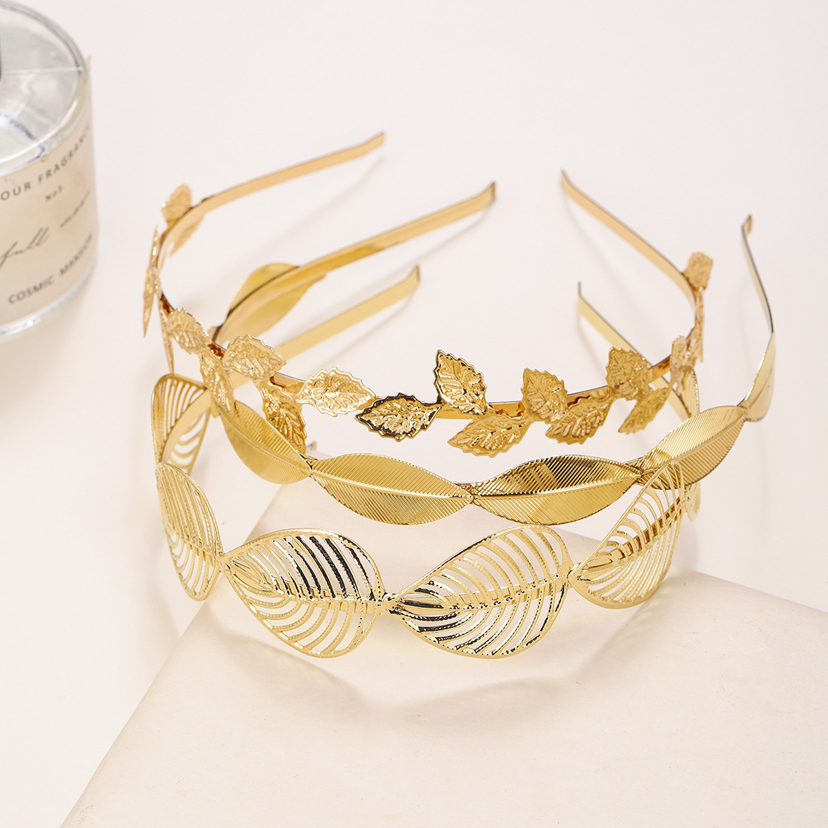 Amazon venta caliente Europa y América toques de cabeza cortes de flores hojas metal perlas aleación de cabello al por mayor toques de cabello