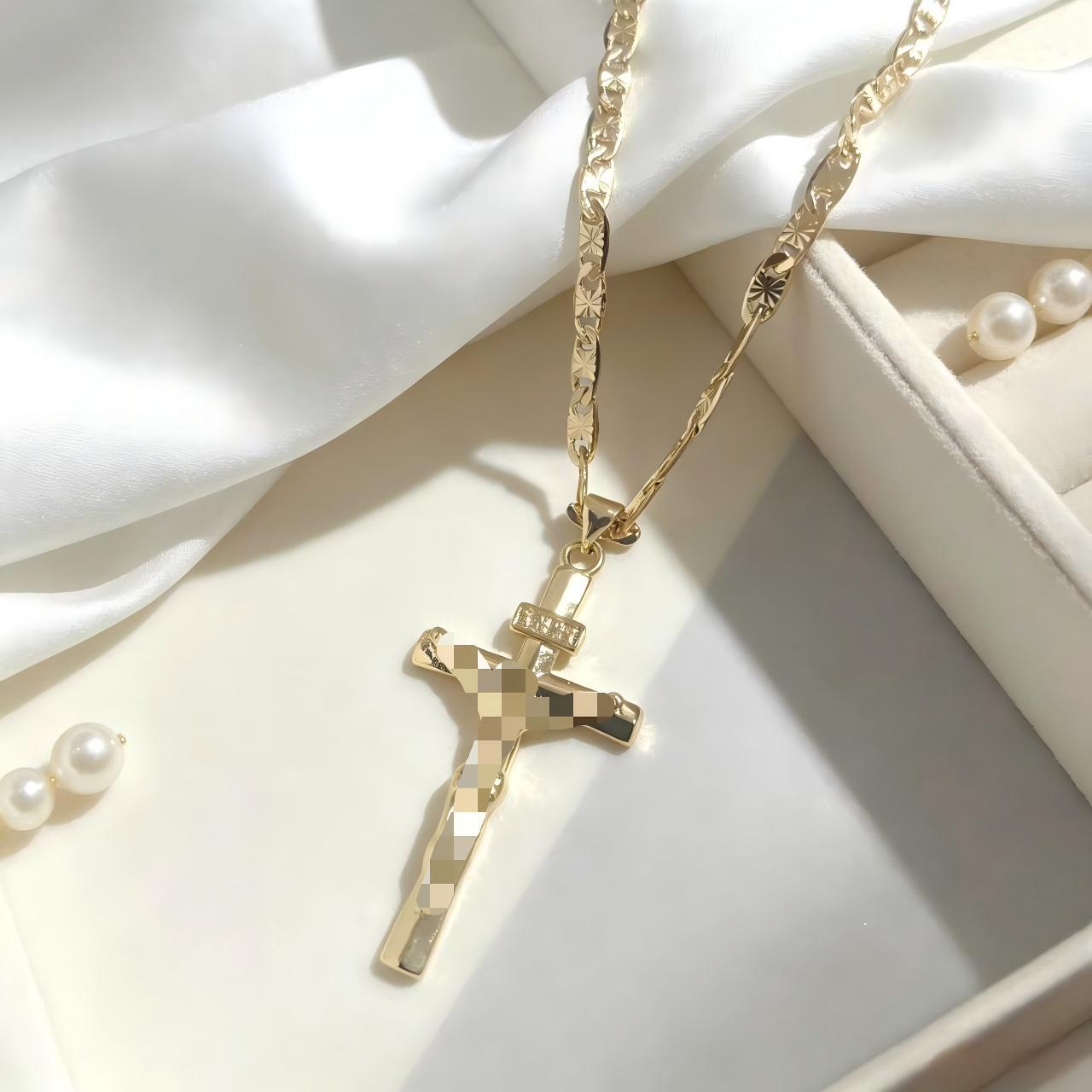 Cross-border best-selling cross necklace, niche high-end versatile brass pendant, personalized trendy accessory, in-stock wholesale