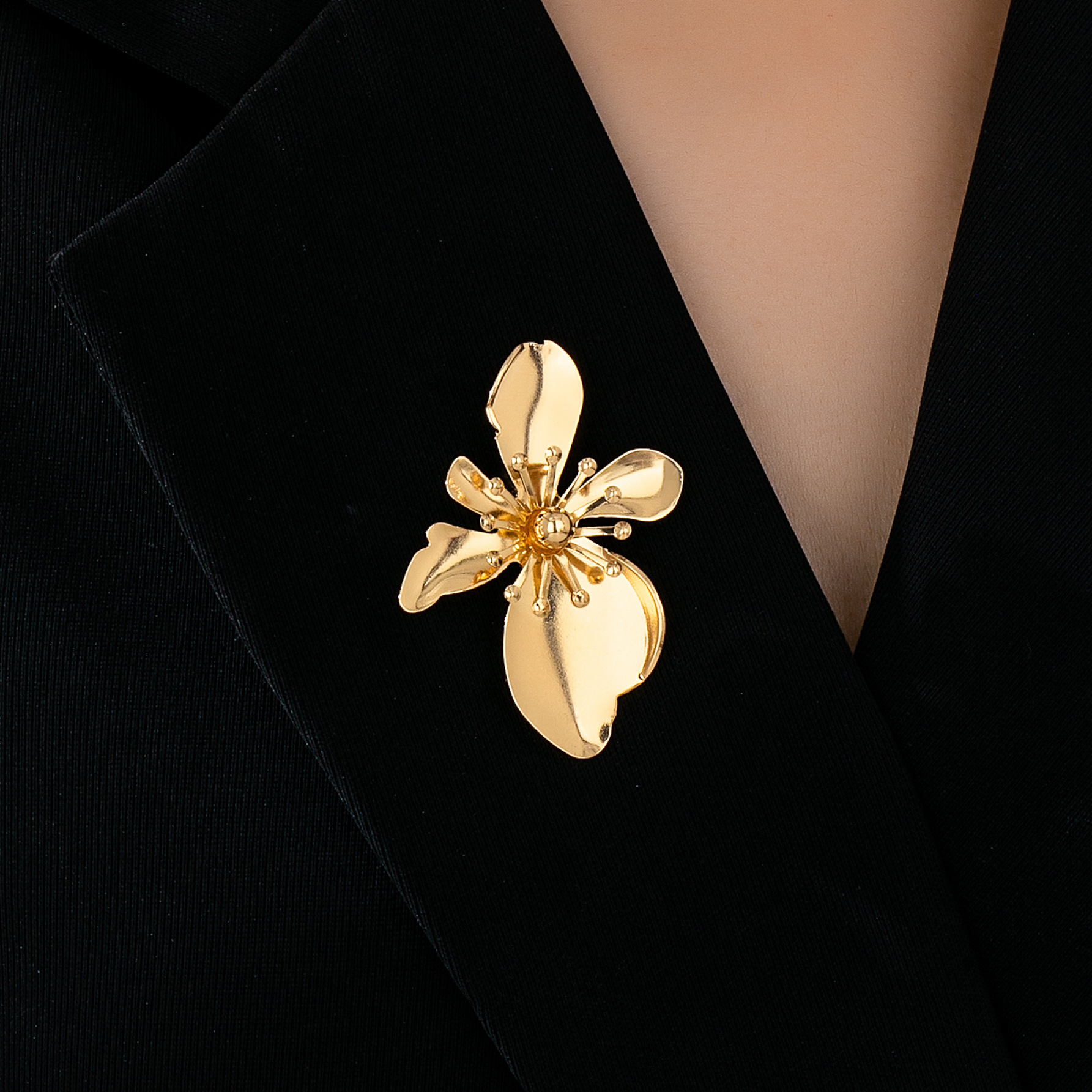 Cross-Border Hot Selling Niche High-End Fashion Elegant Flower Brooch Suitable for Women to Wear at Daily Banquets and Parties