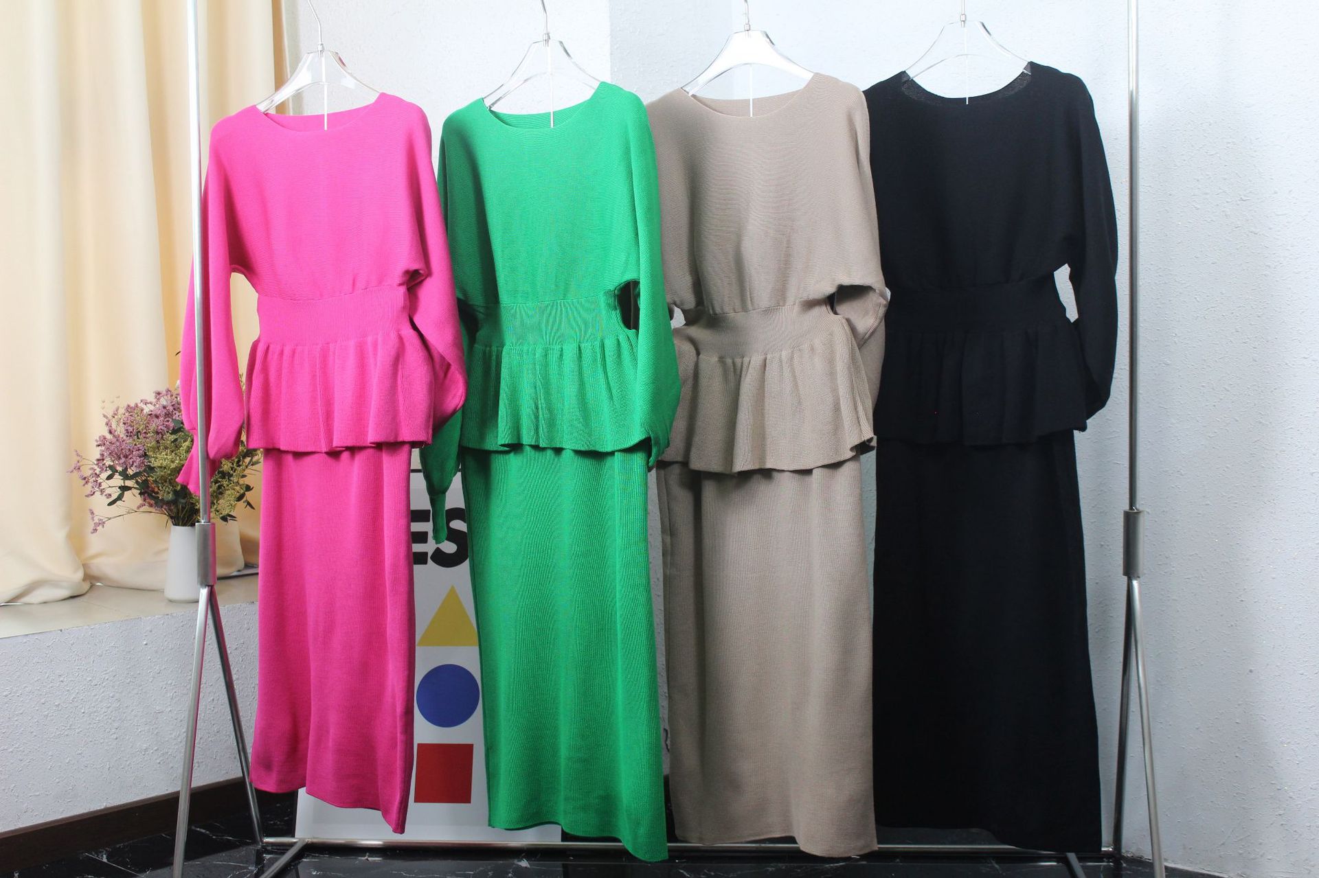 Damenbekleidung Modeanzug für Frauen Frühling und Herbst Retro-Hüfte gewickelte Taille Abnehmen Strickkleid Zweiteiler Außenhandel_voghion.com