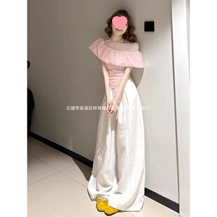 ��ɫ�ؽ^��¶��һ�ּ�С�¶����nϵŮ�ļ�����Ư���OӋ��С���o��