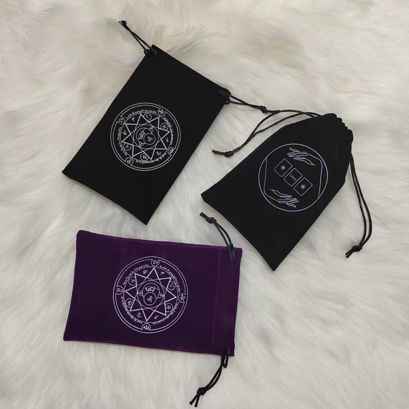 En stock bolsa de almacenamiento de tarjetas de tarot bolsa de tarjeta de estrella de cinco puntas bolsa de cordón de franela suave negro exquisita Tarjeta de franela bolsa de empuje