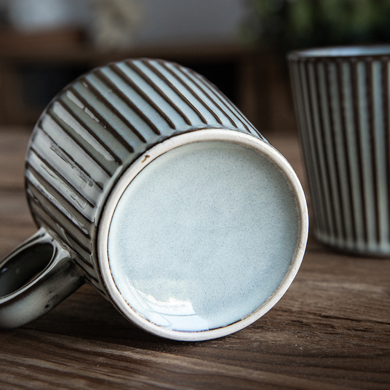 Taza rayada realzada vintage transfronteriza Taza de cerámica vintage taza de café con leche taza de café 300ml taza de esmalte de horno