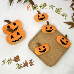 創意的なアニメのぬいぐるみのペンダントはハロウィンDIYです。