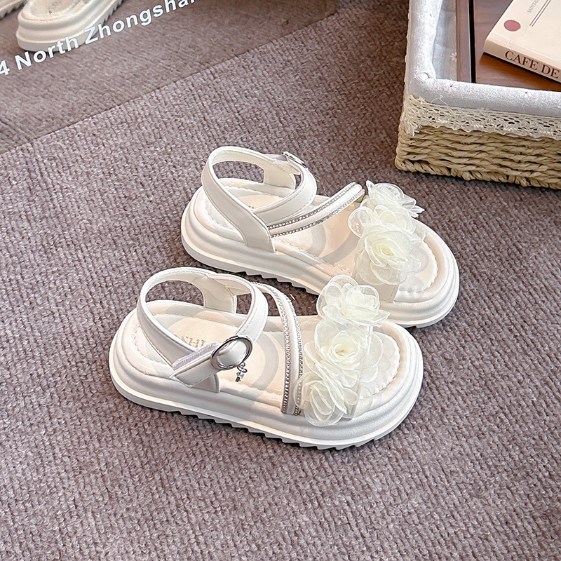 Niñas flores princesa sandalias de verano 2026 nuevas zapatos de playa antideslizantes de suela suave para niños zapatos romanos de niña image 4