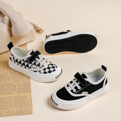 蠟筆小新兒童鞋子帆布鞋男童2024春秋新款女童板鞋幼兒園室內鞋