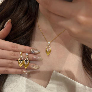 С�t������z��������Ů2025�¿��p�݂������z��ë�i��i���