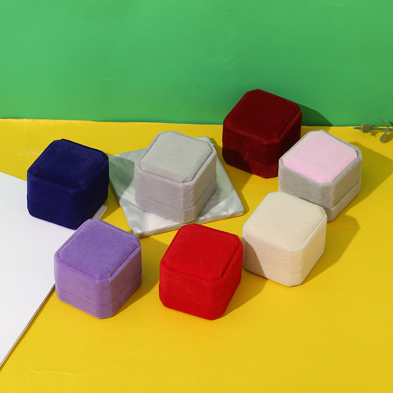 厂家直销新款高档绒布珠宝首饰盒复古戒指礼品包装盒详情1