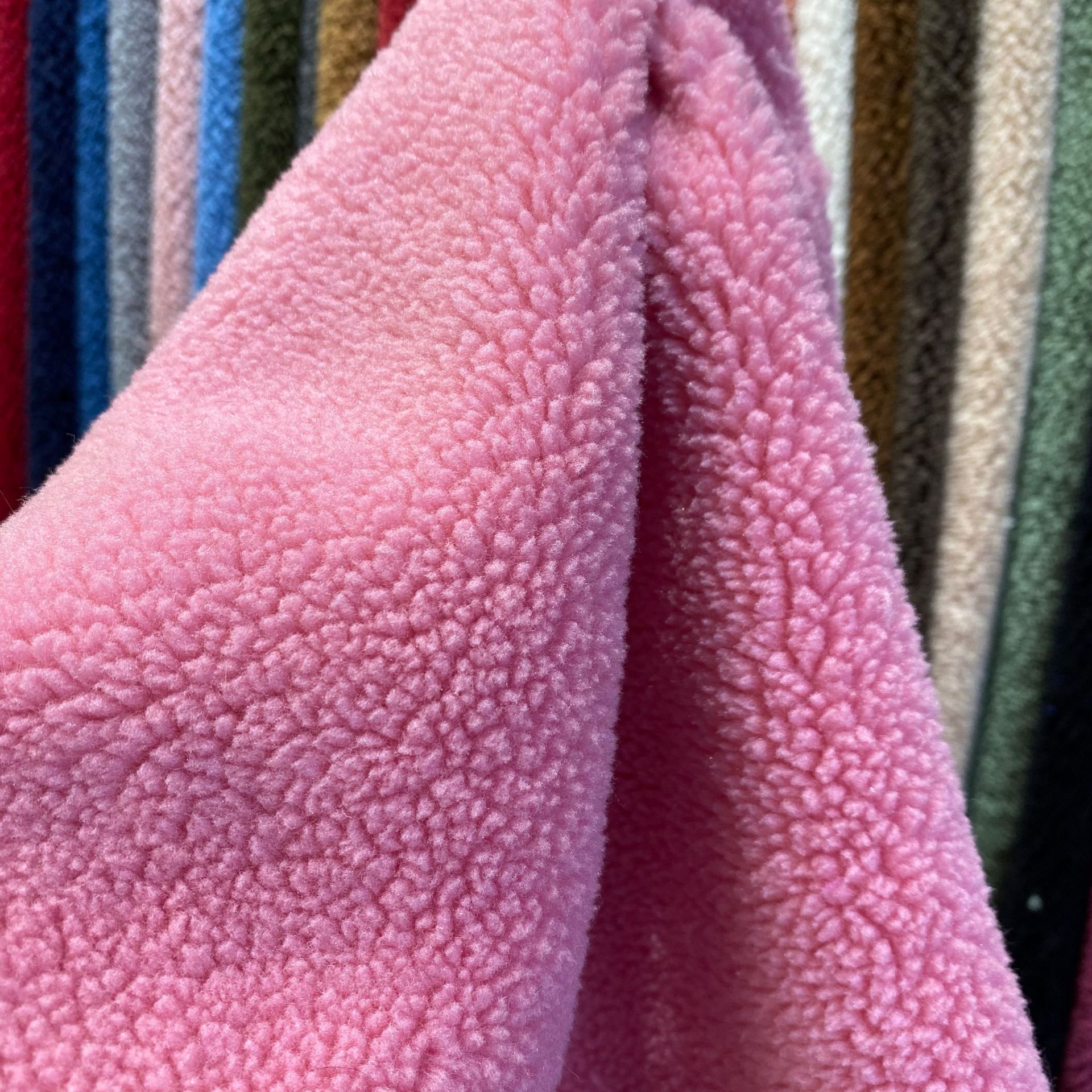 Fabricantes de granos pequeños granos de cachemira de cordero agudo granos de cachemira ropa de juguetes tela de bolsa