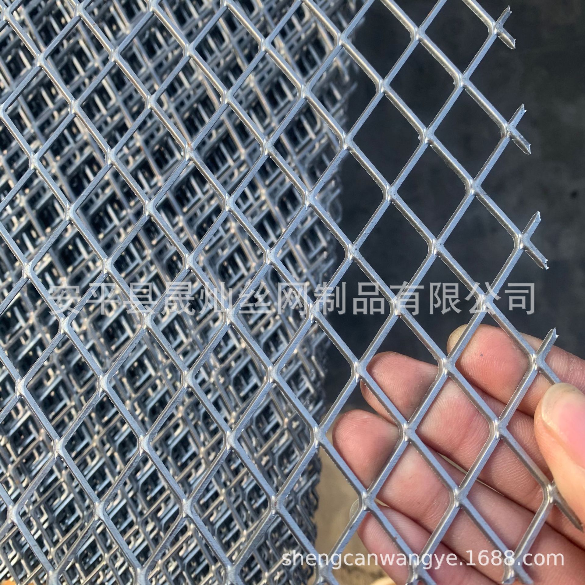 金属铁网板菱形孔钢板拉伸冲压网小孔铝板网斜拉钢丝网厂家现货