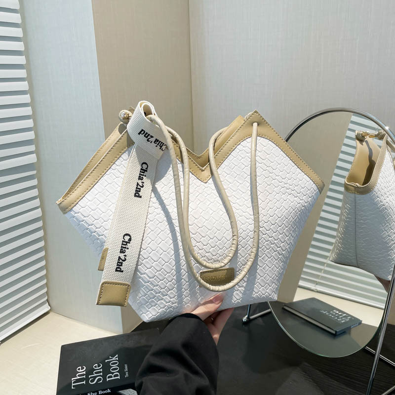 大容量アルファベット帯2025新型復古風編み紋カジュアル質感通勤トートシングル肩脇下バッグ|undefined