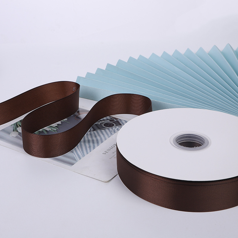 Suministro directo de fábrica cinta roscada cinta marrón caja de regalo embalaje bolso cinta accesorios de ropa cinta al por mayor