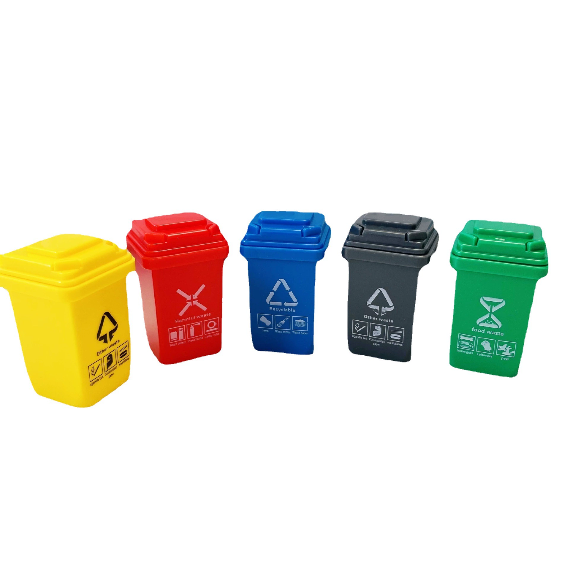 Mini Garbage Can, 1:12 Scale Dollhouse Accessory, 4 cm / 2.5 cm, multi-color
