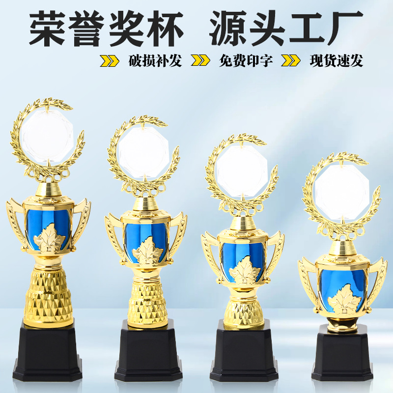 Fabricantes de trofeos de origen para estudiantes de jardín de infantes baloncesto fútbol danza taekwondo trofeos de karate