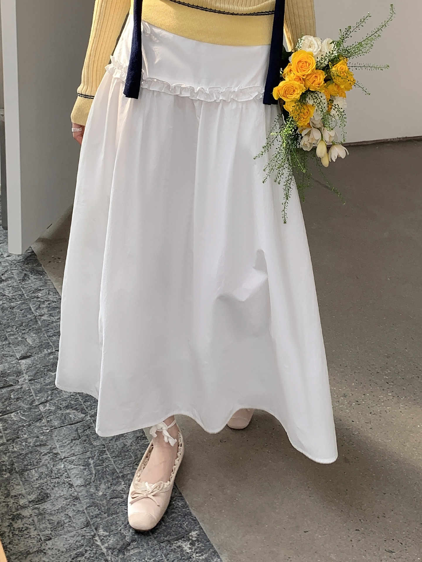 26ye031 white skirt