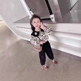新款森系女童秋装套装2026儿童碎花上衣洋气时髦两件套