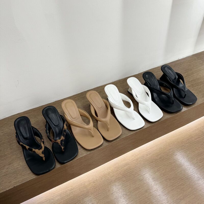 French Sandals Clip Flip-flops Fairy Shoes Outer Wear 2025 New Style Simple Clip Toe High Heel Wedge Sandals for Women
