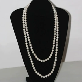 项链;耳环;胸针