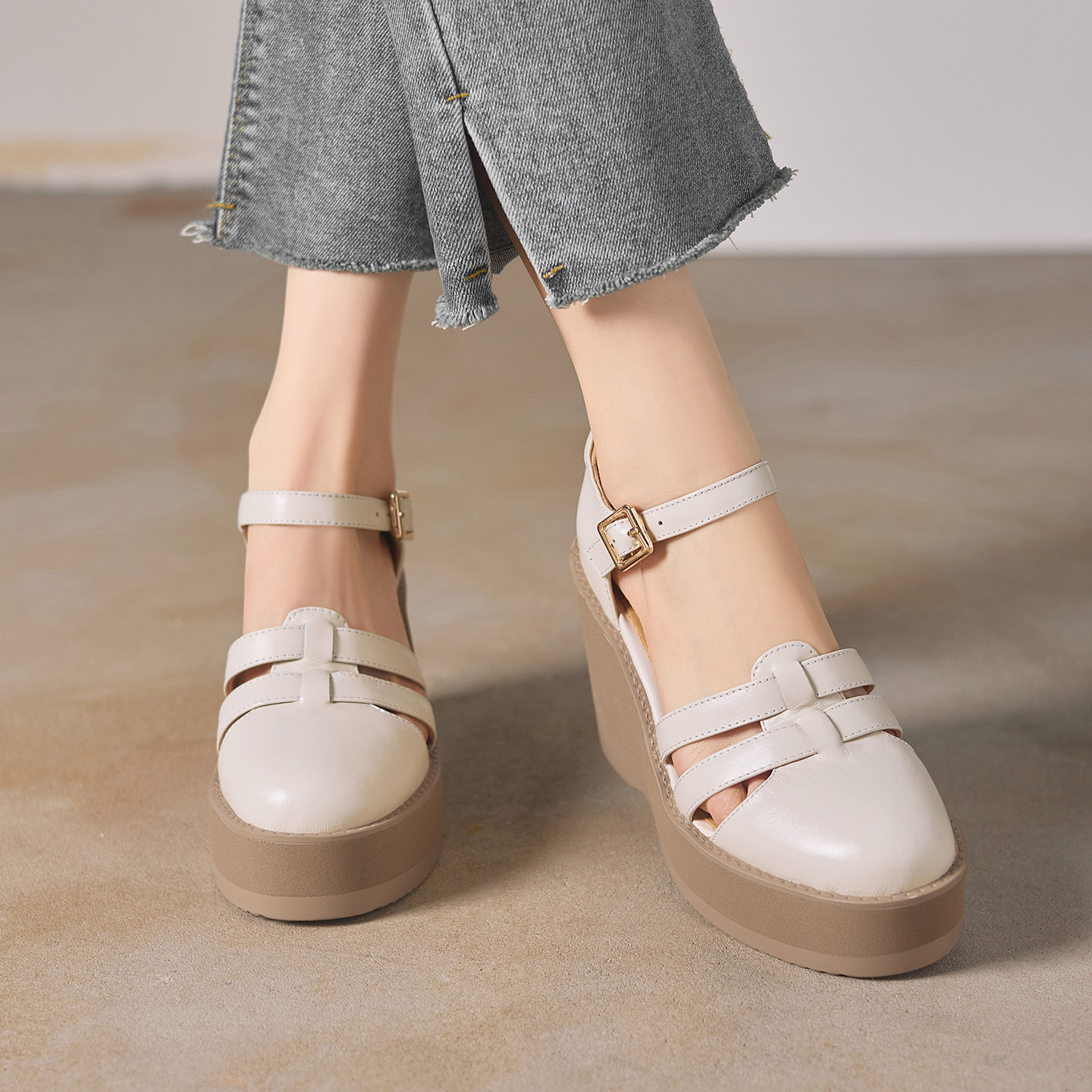 Sandal cao gót nữ đế dày 9,5 cm, mũi bít, dệt chéo, phong cách tổ chim — màu trắng ngà