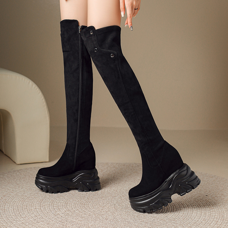 Boot nữ cổ cao ôm bắp chân da lộn đế tăng chiều cao 14 cm — 1638 Da lộn đen lót nhung chi tiết 11