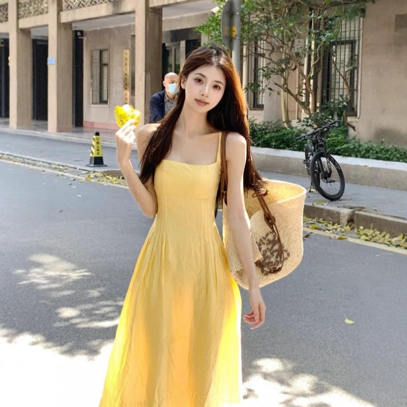 Tea Break French Style Yellow Sling dress Women's Summer Gentle Seaside Vacation Waist Slimming Beach Long Skirt Tea Break French Style Yellow Sling dress Women's Summer Gentle Seaside Vacation Waist Slimming Beach Long Skirt