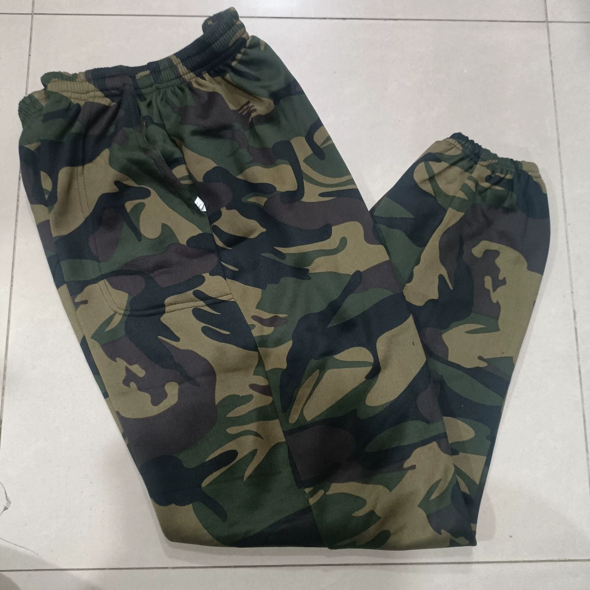 Зимние камуфляжные брюки на флисовой подкладке, мужские свободные универсальные повседневные брюки с высоким носком, охрана труда на рабочем месте, камуфляжные брюки, мужские шлифовальные