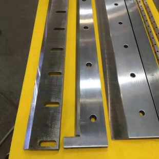 ���ư��b���е���Ƭ�ƴ��C��Ͳ���M�е����z�M�ЙC�T�Ӹ���䓲��|