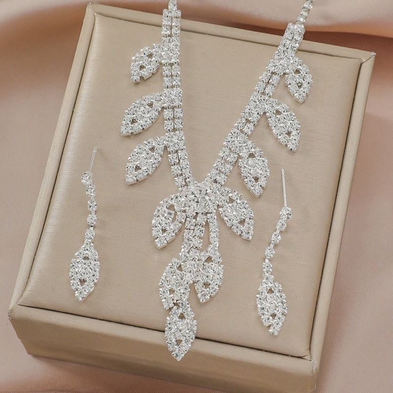 Silver Tassel Necklace And Earrings Bridal Jewellery Set_voghion.com