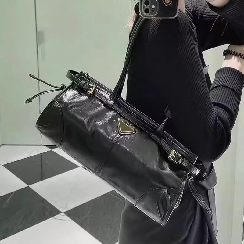 Pl Brand Women's Bag 2025 New Black Underarm Bag Commuter Handbag Niche High-End Oil Wax Leather Women's Bag Pl Brand Women's Bag 2025 New Black Underarm Bag Commuter Handbag Niche High-End Oil Wax Leather Women's Bag