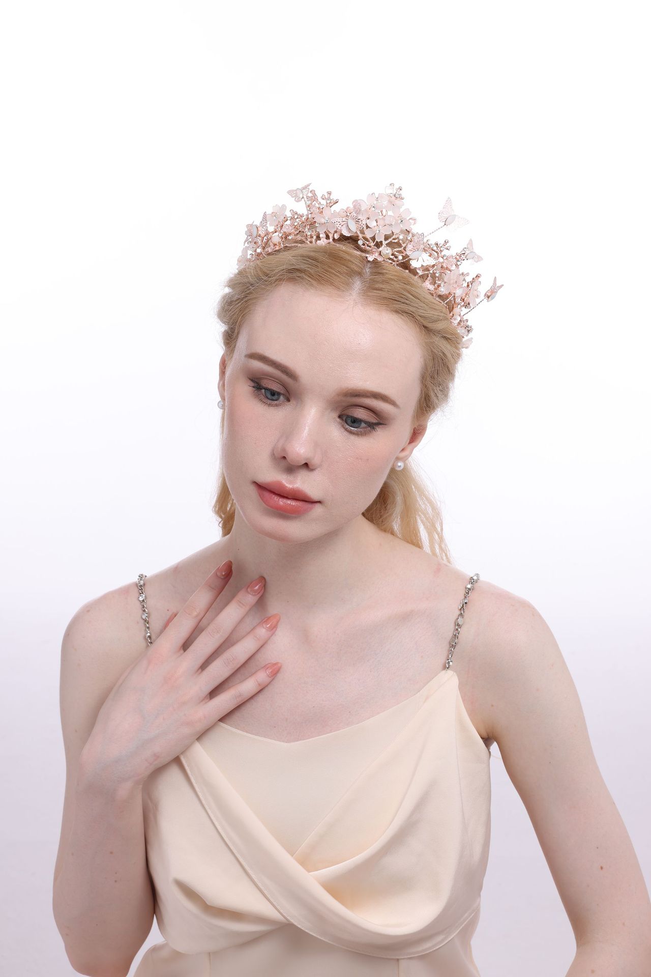 Bride Crown Vintage Style Handmade Hair Accessory For Weddings_voghion.com