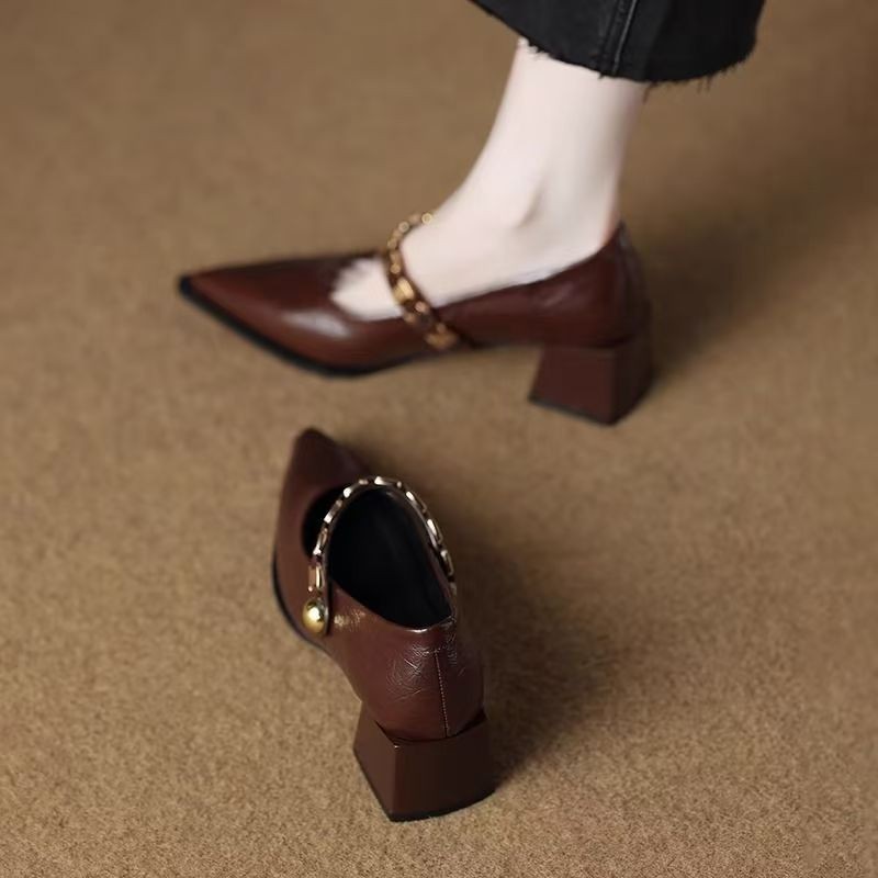 Temperamento de moda, zapatos de cuero de tacones gruesos y puntiagudos para mujeres, primavera de 2026 nuevos zapatos de tacones altos, zapatos de estilo francés Marianne