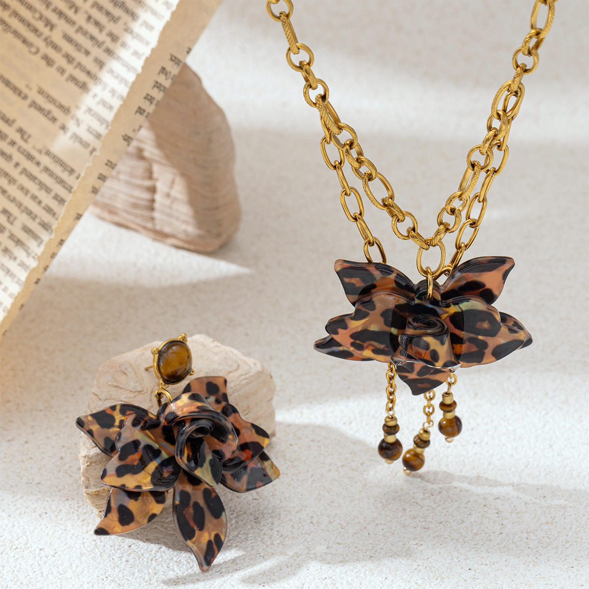 TENA Europa y América collar de acero inoxidable mujer no decoloración flores acrílicas collar de joyas set venta caliente
