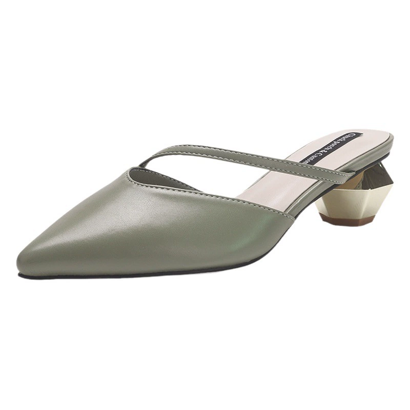 Сандалии из натуральной кожи 2023 Новые ленивые Пригородные тапочки Baotou Женская летняя верхняя одежда Модные туфли Мюллера с острым носком на массивном каблуке