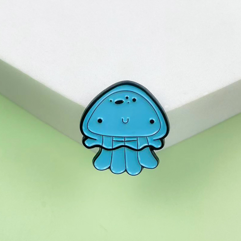 Broche de vida marina de dibujos animados, accesorios de ropa de estilo lindo, insignias, bolsos decorativos de ins transfronterizos, insignias de metal
