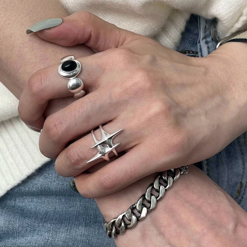 Minimalist Open Star Ring For Women Black Designer Ring Elegant_voghion.com