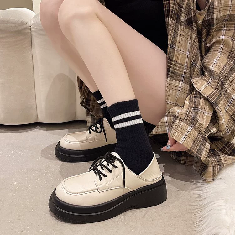 Внешняя торговля, оптовая продажа, Повседневная универсальная Однослойная Обувь На Шнуровке Для женщин в британском стиле, 2023, новая толстая подошва, увеличенная белая женская обувь с круглым носком