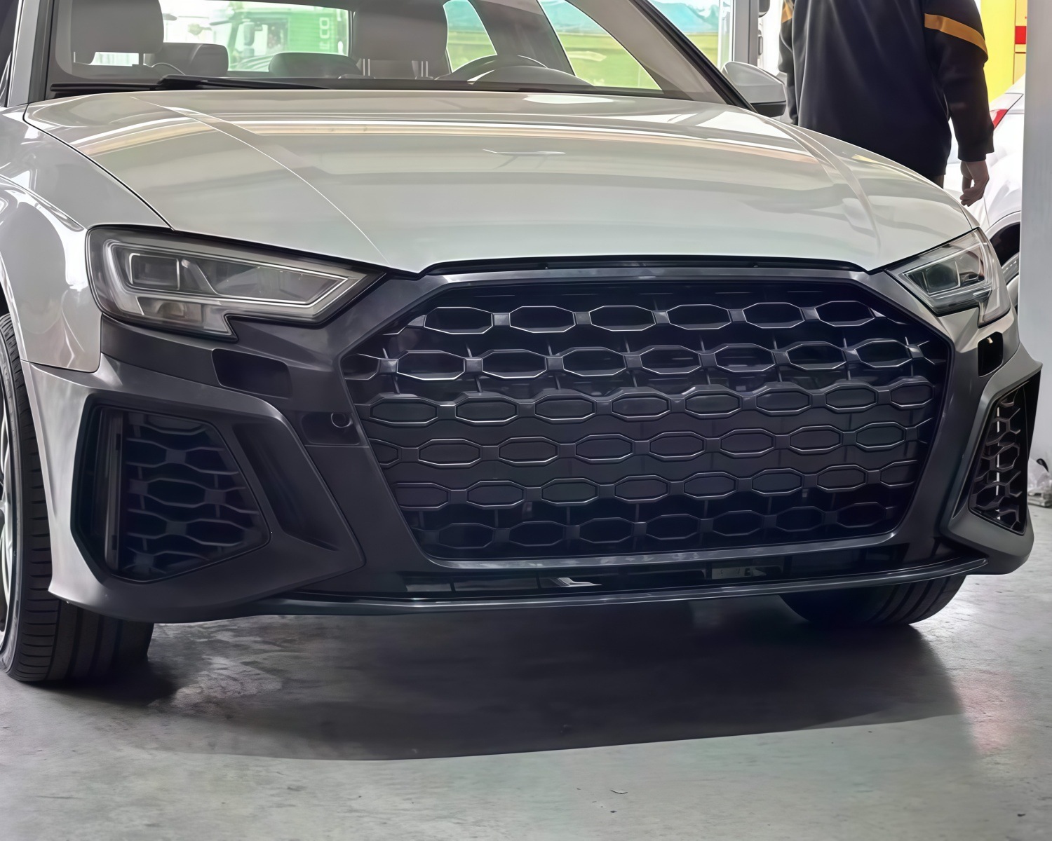 Suitable for Audi A3 models from 2014-2020, modified to look like the 2021 RS3, including the front grille, front bumper, and front fascia