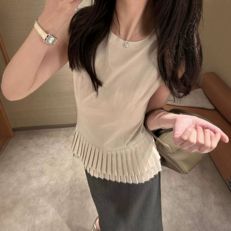 Zearz Private Collection! Fashionable Women's Irregular Pleated Hem Vest, a Commuter Top with a High-End Feel