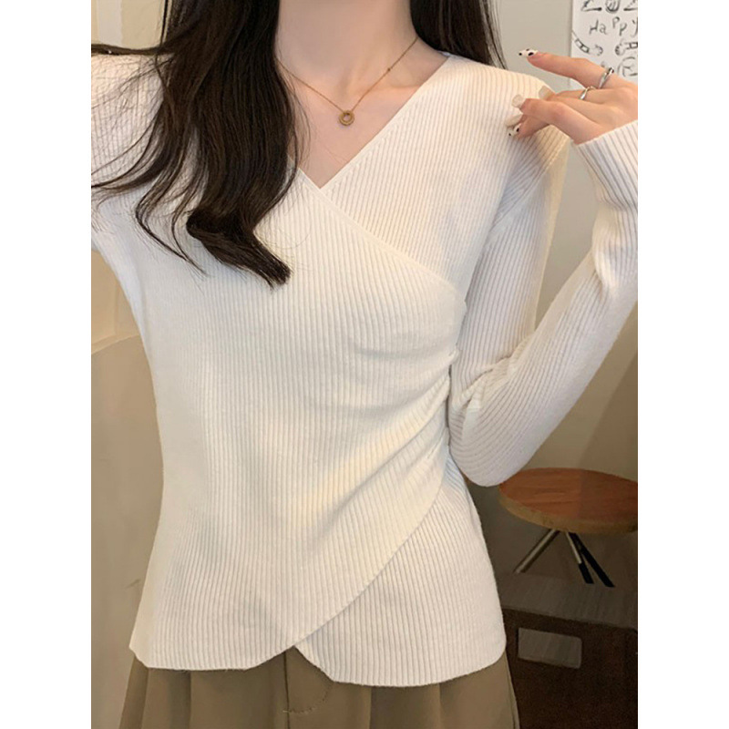 Autumn and winter best-selling, stylish base layer for women: a mink-velvet knit sweater with a half-high collar, perfect for layering in the 2026 autumn season