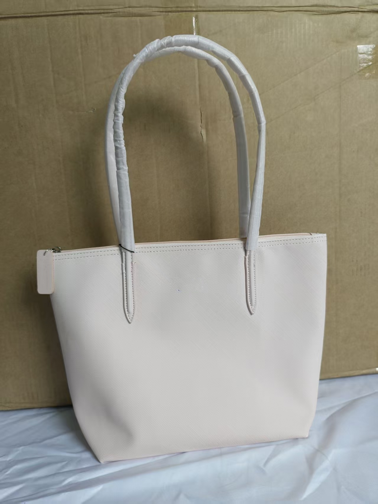 Medium apricot pink