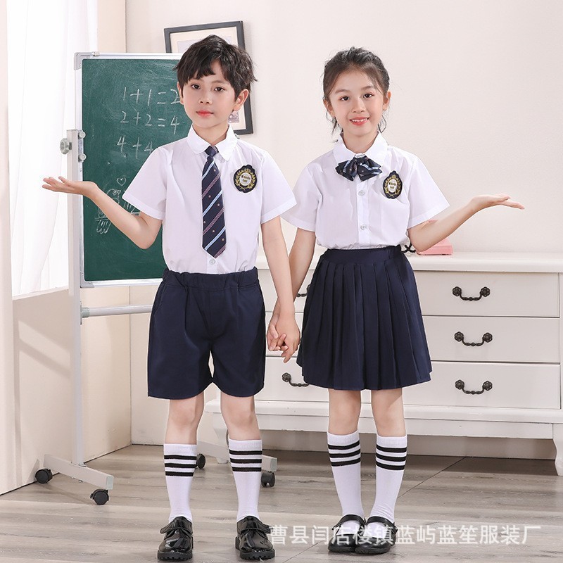 幼稚園の夏の学生の制服の小中学生の大合唱の詩の朗読の出演服の半袖のスーツの出演服|undefined
